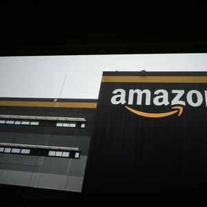 Amazon a été condamné à restreindre ses activités en France.