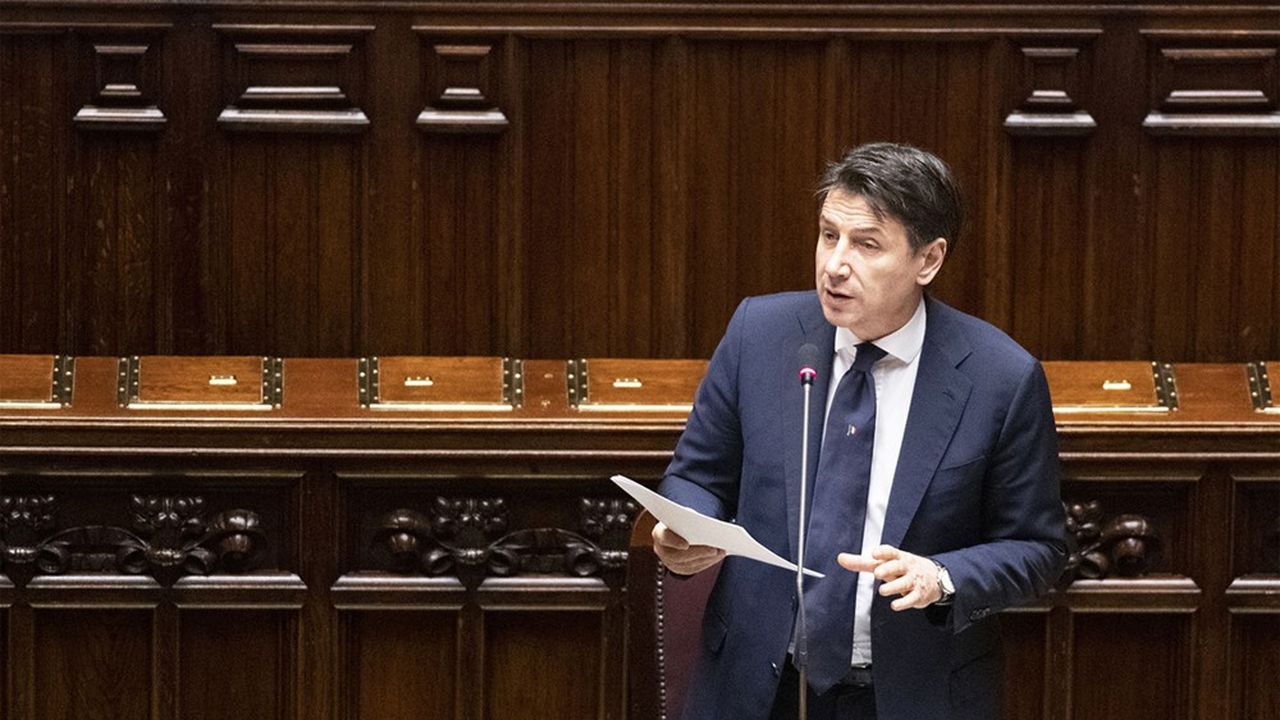 Le président du conseil italien Giuseppe Conte s'exprimant devant l'assemblée nationale le 21 avril 2020.