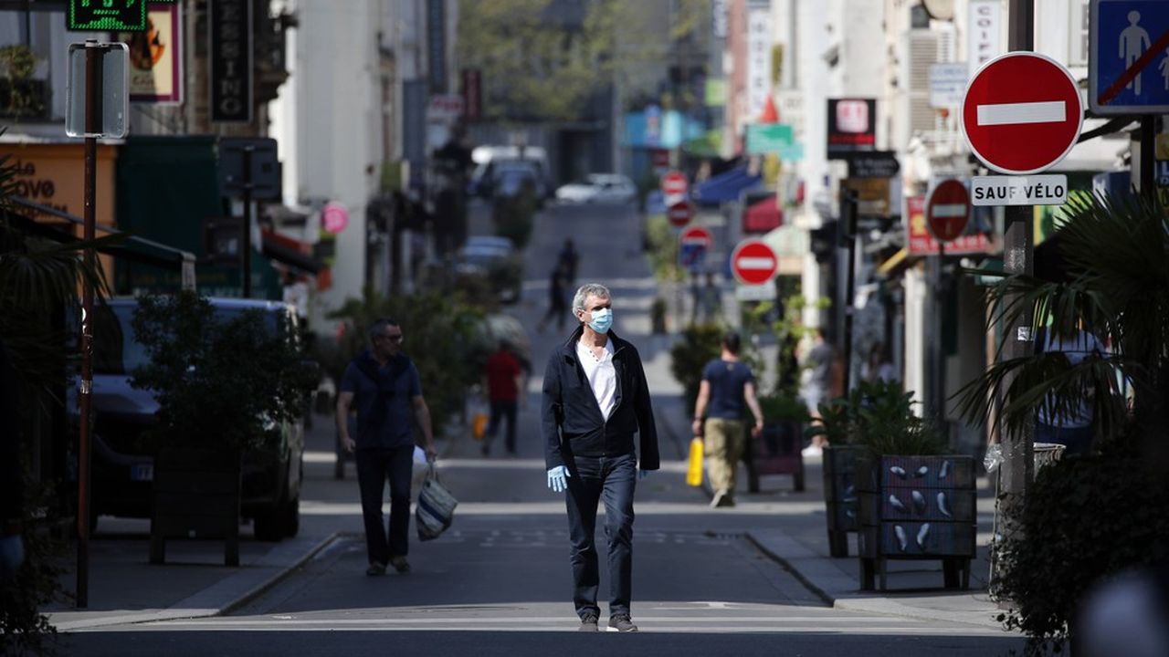 Le port du masque n'est actuellement pas obligatoire dans l'espace publique en France.
