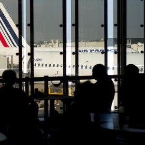 La disparition des vols d'Air France sur les trajets desservis en moins de 2 h 30 par le train concernerait seulement trois lignes à Orly.