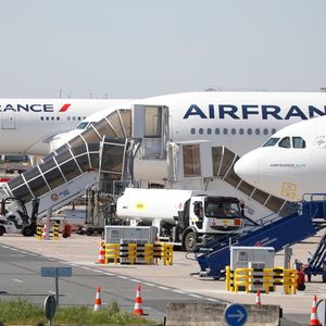 Le groupe Air France-KLM a vu son nombre de passagers chuter de plus de 56 % en mars à cause de la pandémie de coronavirus.