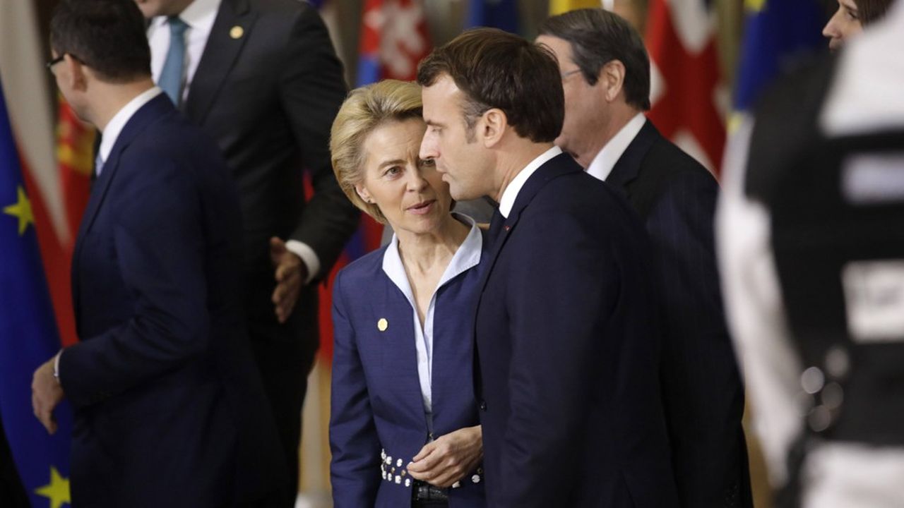 Ursula von der Leyen, la présidente de la Commission européenne, et Emmanuel Macron, le président français, lors d'un sommet européen à Bruxelles le 12 décembre 2019.
