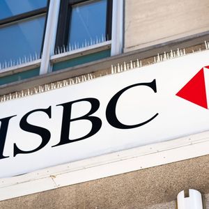 Trois candidats examinent une reprise de la banque de détail de HSBC France, en plus de La Banque Postale et de Société Générale, de sources concordantes.