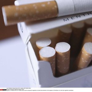 Une directive européenne de 2014 interdit la vente de cigarettes mentholées dans l'UE.