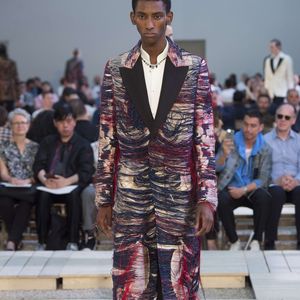 Fashion Week Homme Eté 2018  : les dandys d’Alexander McQueen