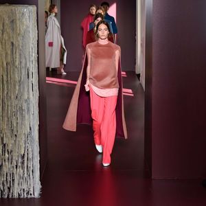 Fashion Week Haute Couture Hiver 2017-2018 : l’évidente modernité de Valentino