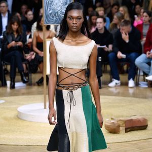 Fashion Week Printemps-Été 2018 : la mode hybride de J.W. Anderson