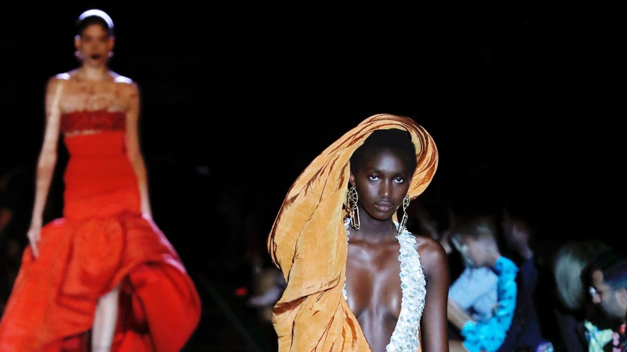 Couture Automne-Hiver 2019-2020 : Schiaparelli, premier opus