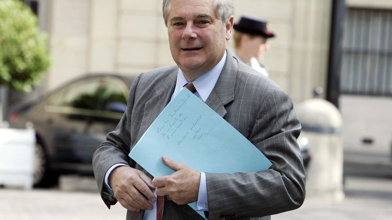 Ministre de la Justice, Pascal Clément avait présenté « ses excuses » aux six accusés de l'affaire Outreau, en décembre 2005, après leur acquittement.