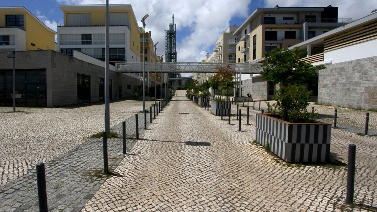 Lisbonne appelle au confinement civique dans les quartiers les plus affectés par les nouveaux foyers de contagion.