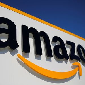 Amazon conserve la première place, avec une valeur estimée à 415,8 milliards de dollars, en hausse de 32 % par rapport au palmarès 2019.