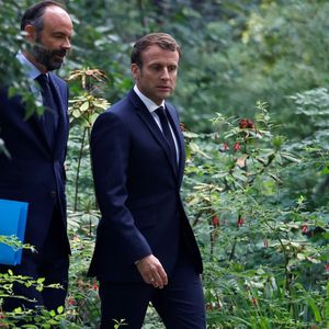 L'écart se creuse encore entre la cote de confiance d'Edouard Philippe, à 43 %, et celle d'Emmanuel Macron, à 35 %.