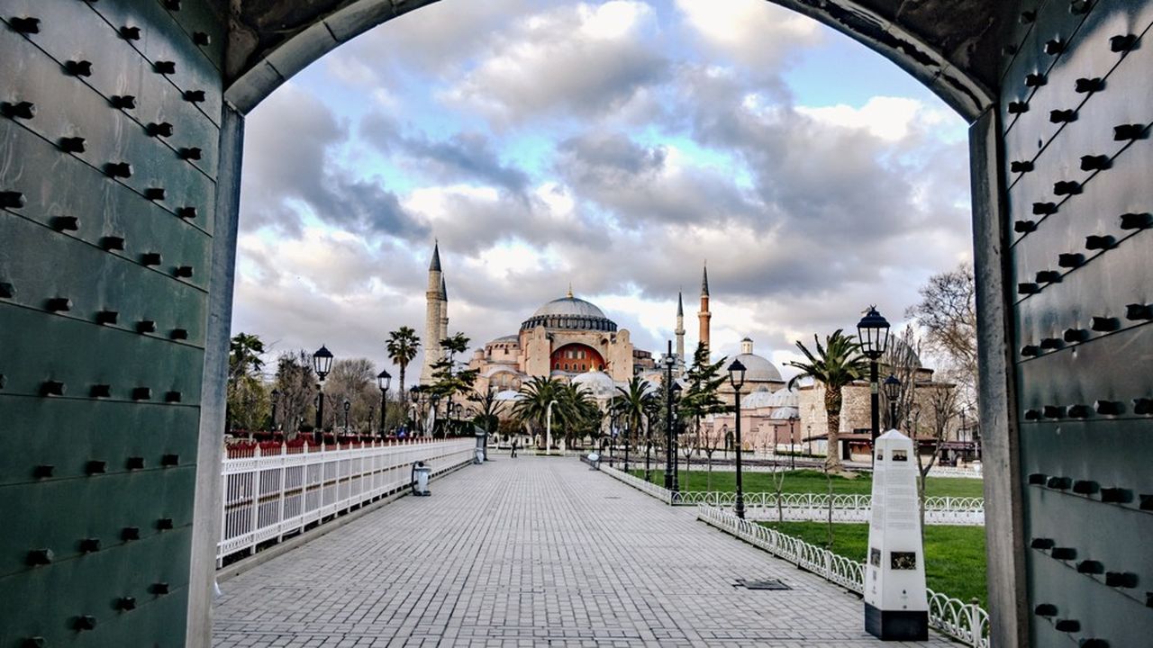 Recep Tayyip Erdogan a ordonné la reconversion de Sainte-Sophie en mosquée.