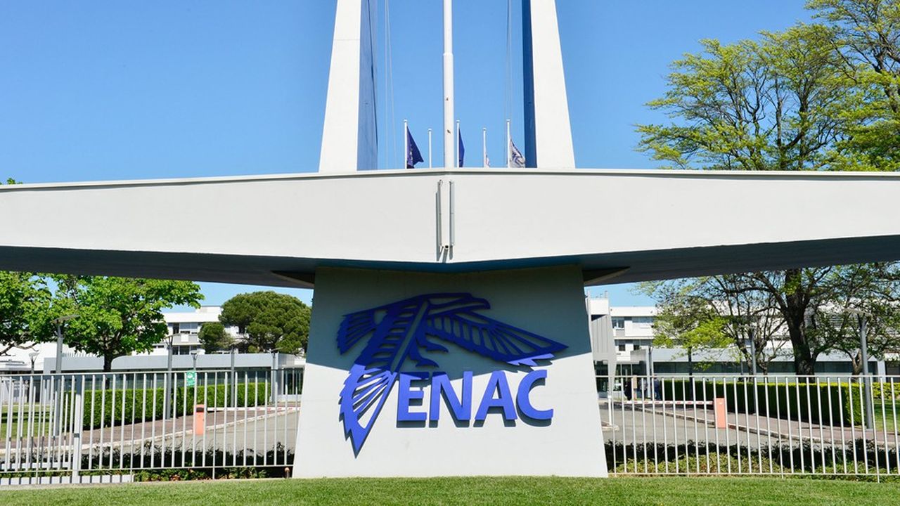 L'Ecole Nationale de l'Aviation Civile (ENAC) indique avoir mis en place des solutions pédagogiques à distance à destination des élèves.