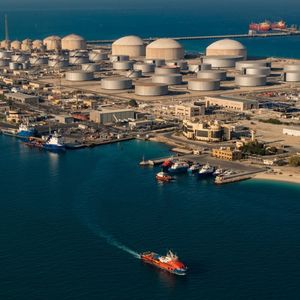 Terminal d'exportation à Dhahran, en Arabie saoudite. L'Opep et la Russie ont réduit leur production de 10 millions de barils par jour entre mai et juillet.