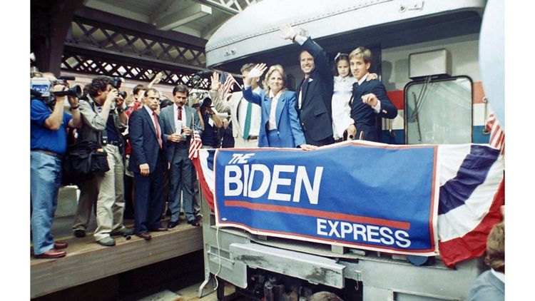 Juin 1987 : première candidature aux primaires démocrates pour la présidentielle de 1988