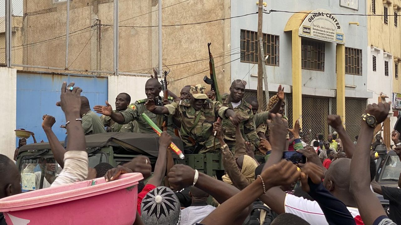 Mali : Les Militaires Au Pouvoir Annoncent Des élections Dans Un ...