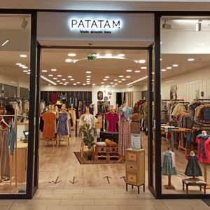 La clientèle, de la première boutique de Patatam dans un centre commercial à Anglet, est de tous âges.