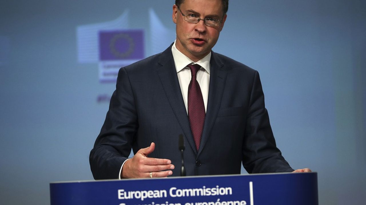 A 49 ans, Valdis Dombrovskis, cet ingénieur en physique de formation avant d'être économiste puis Premier ministre de Lettonie à 38 ans, s'affirme en tant que commissaire au Commerce comme une pièce centrale de l'exécutif européen.