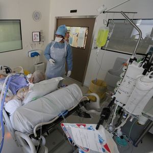 Le nombre de patients hospitalisés au cours des sept derniers jours en France s'élève à 2.202.
