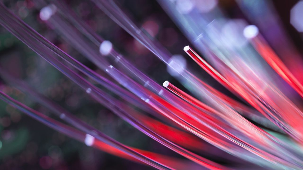 8,3 millions de Français sont abonnés à la fibre optique, selon les derniers chiffres de l'Arcep, le régulateur des télécoms.