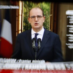 Le Premier ministre Jean Castex a exhorté les Français à « respecter scrupuleusement les gestes barrières » après le Conseil de défense de vendredi consacré au coronavirus.