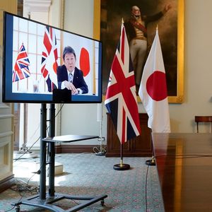 La très Brexiter ministre britannique du Commerce international, Liz Truss, n'a pas hésité vendredi à parler de « moment historique » au terme d'une ultime visioconférence avec le ministre japonais des Affaires étrangères, Toshimitsu Motegi.