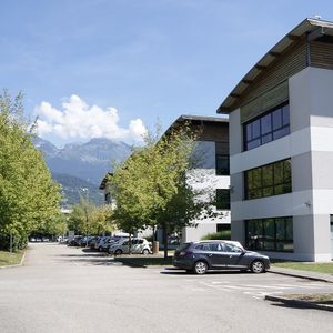 Le siège social de Roche Diabetes Care France se trouve à Montbonnot, en Isère.