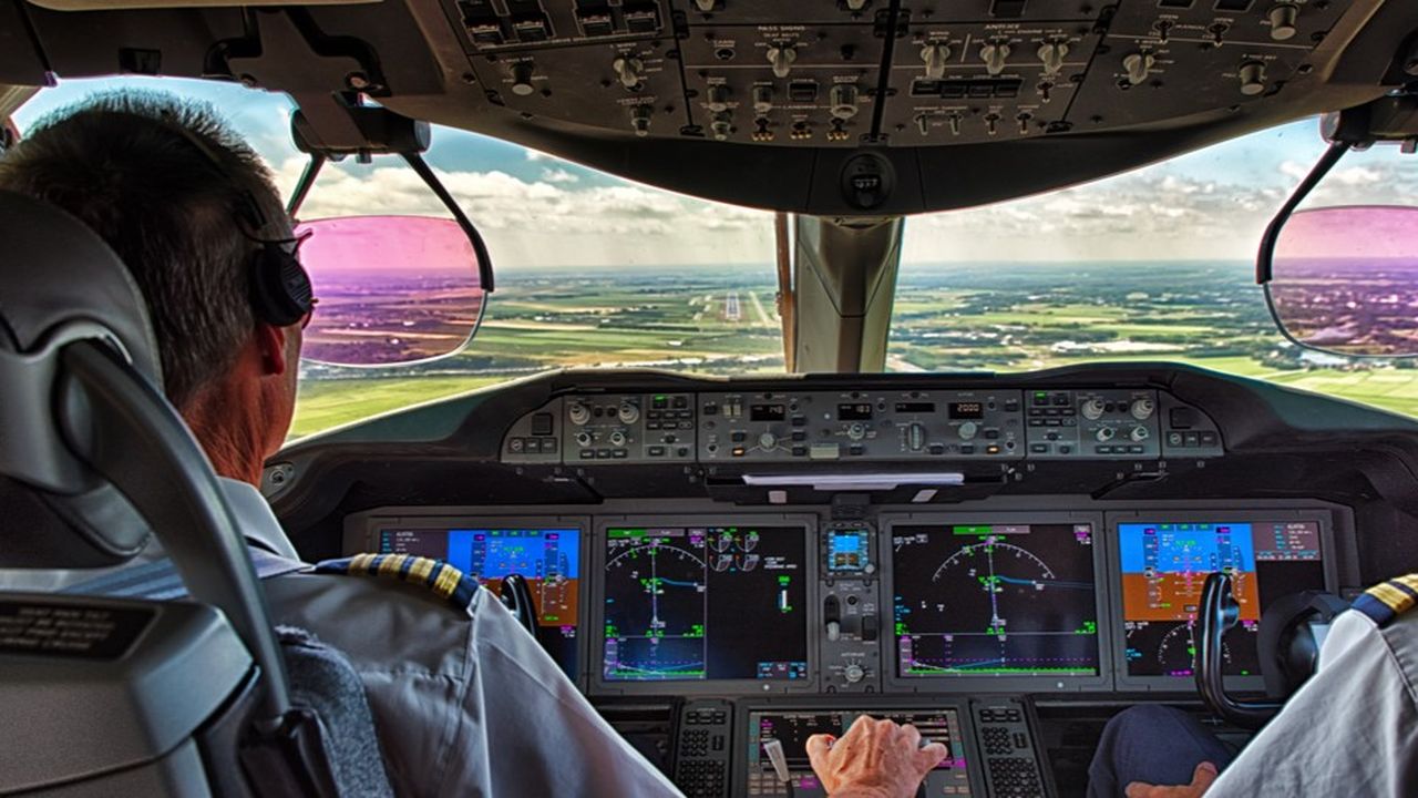Air France cherche à comprendre comment un pilote d'avion de ligne peut utiliser au mieux la grande quantité d'informations qui lui sont présentées à chaque instant pour prendre les meilleures décisions.
