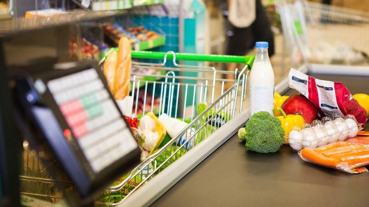 46 % des Français aiment faire leurs courses alimentaires en grandes surfaces, selon OpinionWay.