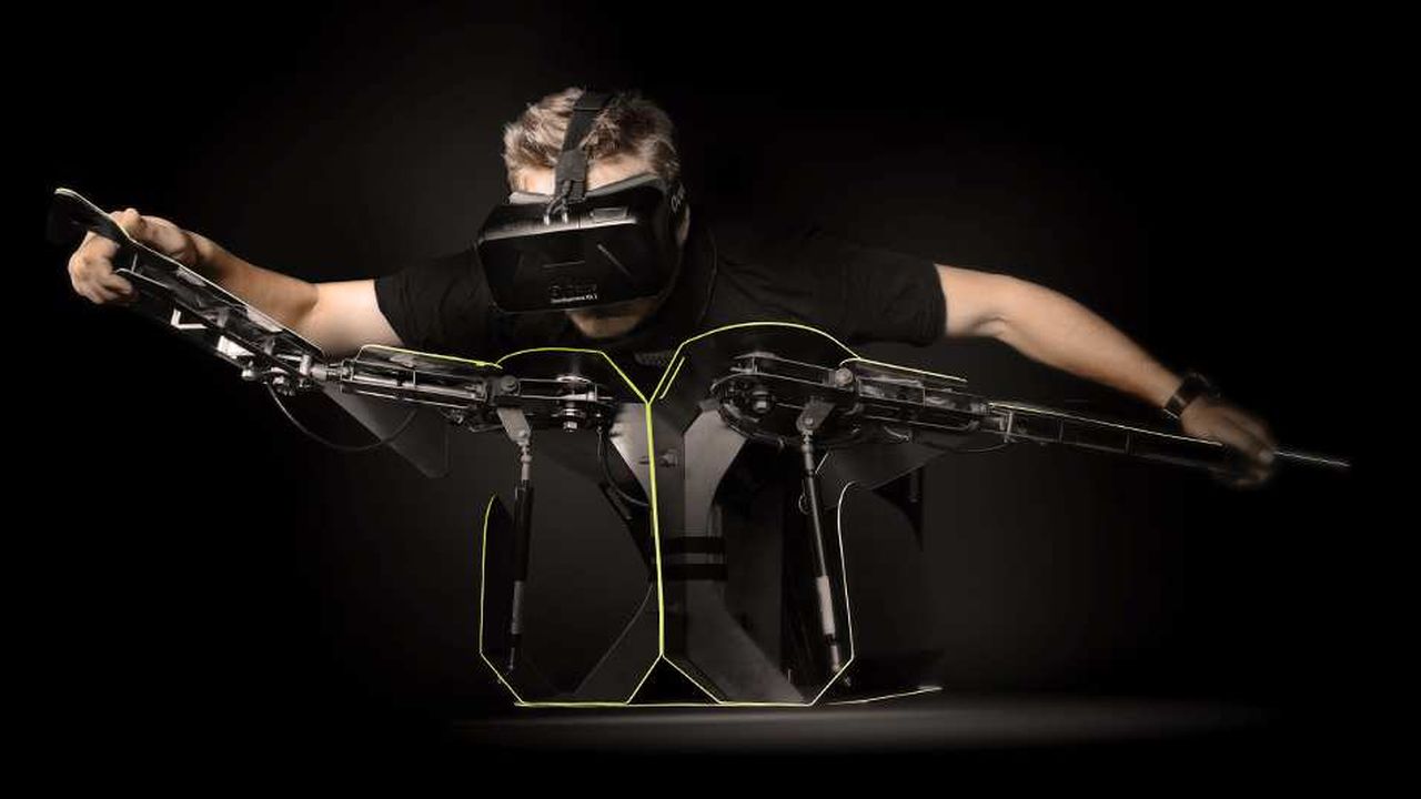 Simulateur de sensations extrêmes, l’Hypersuit s’utilise avec un casque de réalité virtuelle comme l’Oculus Rift.