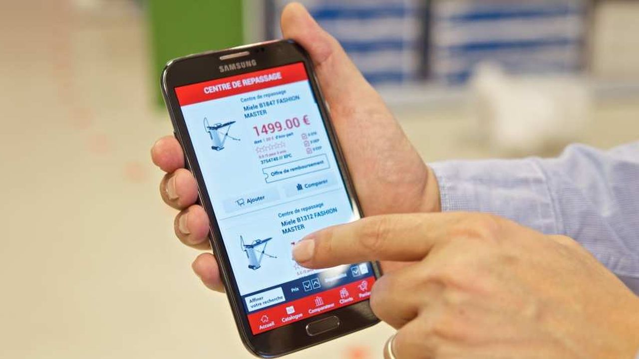 Certaines chaînes de distribution permettent à leurs vendeurs de se connecter au stock du magasin depuis un smartphone ou une tablette.