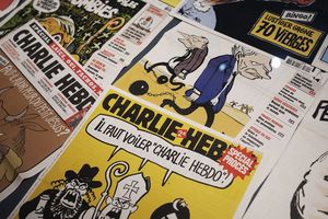 Des couvertures du journal « Charlie Hebdo ».