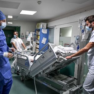 Selon le ministère de la Santé, 6.128 personnes sont actuellement hospitalisées à cause du Covid-19, dont 1.098 dans les services de réanimation.