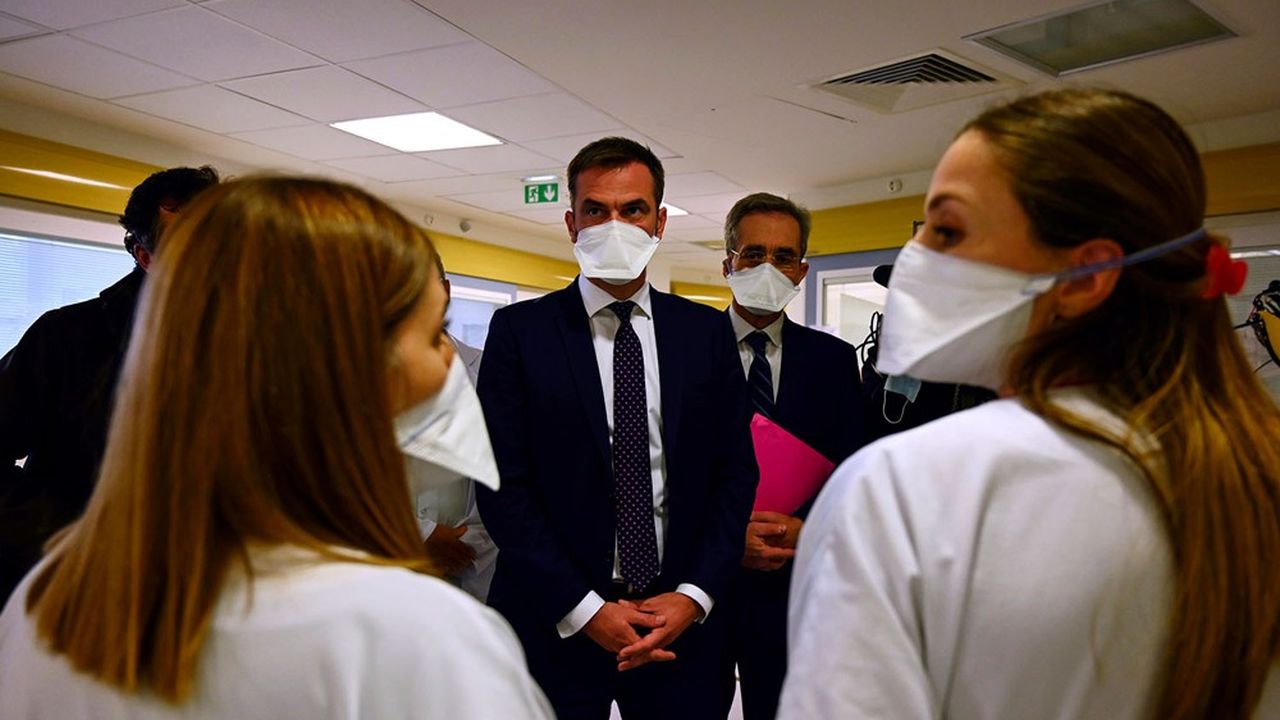 Le ministre de la Santé Olivier Véran s'est rendu vendredi à l'hôpital de la Timone à Marseille.