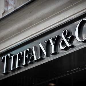 LVMH estime que la mauvaise gestion de Tiffany pendant l'épidémie justifie la suspension de son projet de rachat.