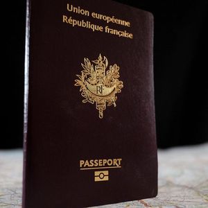 Le passeport européen est un sésame pour vivre et travailler dans 27 pays. Malte et Chypre ont décidé de les accorder en échange d'investissements dans leur pays.