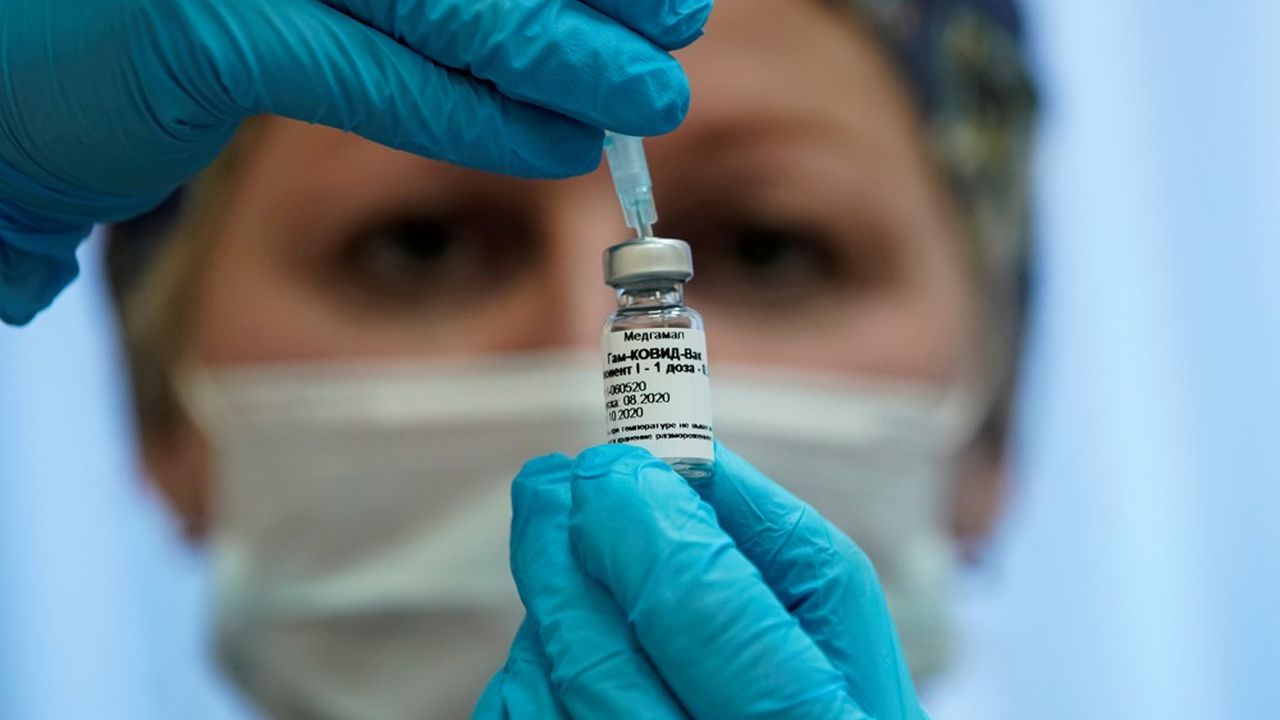 Les fabricants de vaccins devront attendre au moins deux mois après l'injection de la dernière dose dans les essais cliniques de phase 3.