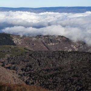 Le parc national des Cévennes vu de l'observatoire météorologique du Mont-Aigoual )