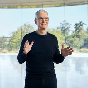 Tim Cook présente les nouveaux produits Apple.