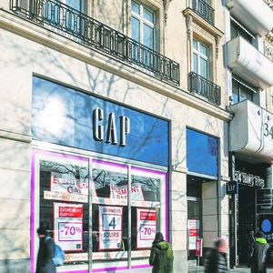 Après avoir baissé le rideau de son magasin avenue des Champs Elysées en début d'année, l'enseigne californienne Gap envisage d'arrêter son activité en France, et même plus largement en Europe.