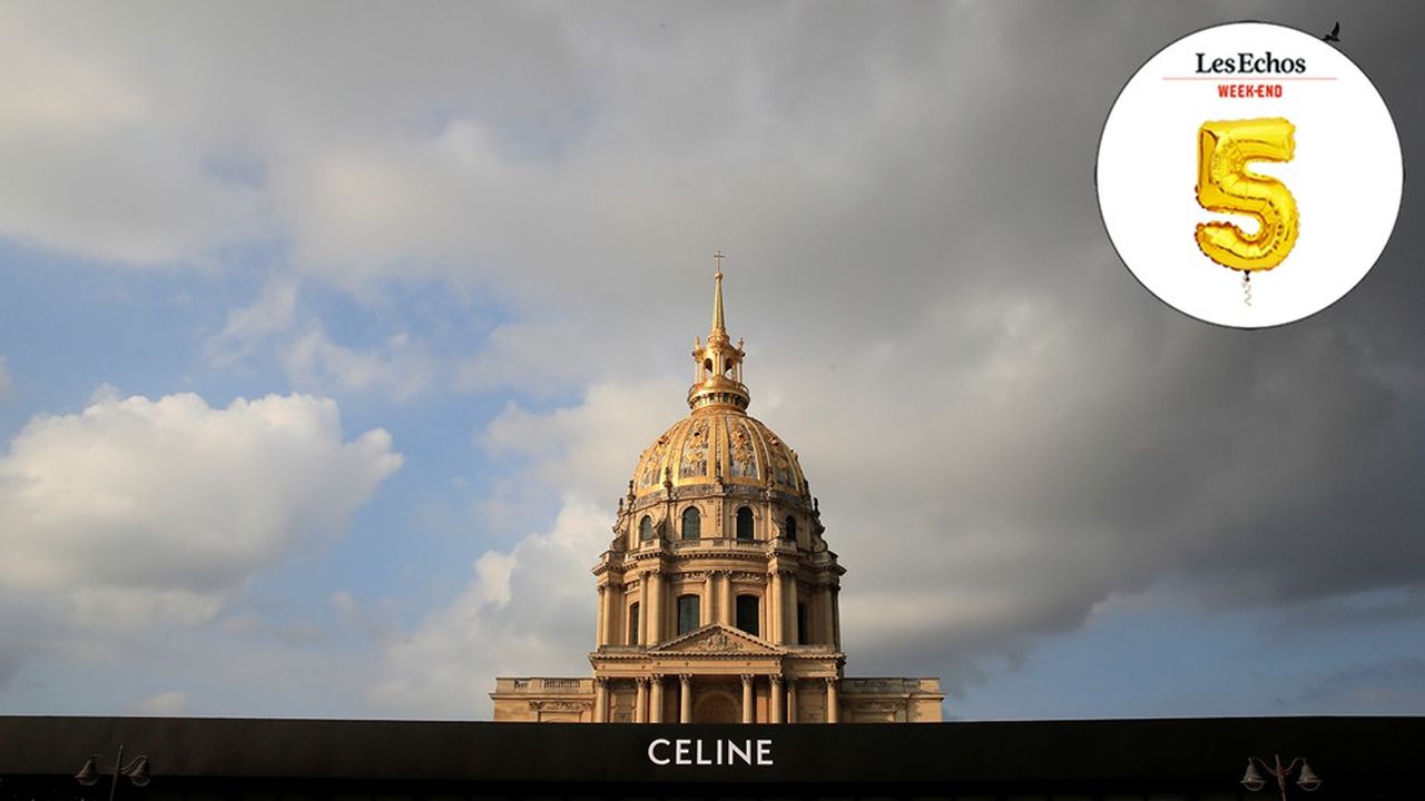 La maison Celine défile au pied des Invalides pour sa collection Printemps-Eté 2019.