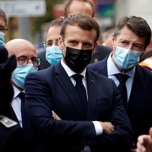 Entre la crise sanitaire et la menace terroriste, Emmanuel Macron se trouve face à deux urgences permanentes.