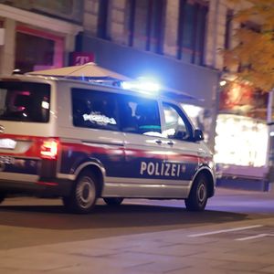 La fusillade qui s'est produite au centre de Vienne, près de la Schwedenplatz, a été qualifiée d'attaque terroriste par les autorités autrichiennes.