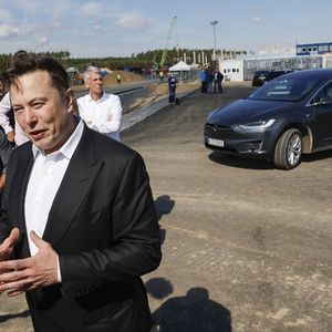 Après sa visite sur le chantier de l'usine Tesla à Grünheide en septembre, Elon Musk a atterri de nouveau à Berlin jeudi pour faire passer personnellement des entretiens d'embauche aux futurs ingénieurs