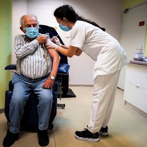 Un Français sur deux ne souhaite pas se faire vacciner contre le coronavirus.