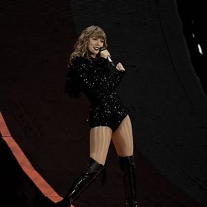 Taylor Swift menace de réenregistrer son catalogue de titres pour l'exploiter elle-même.
