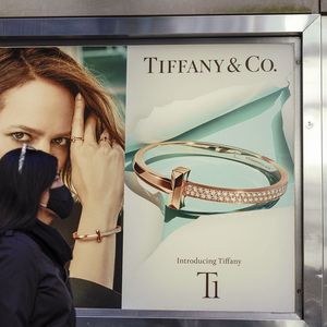 Les groupes français ont profité de l'effet prix du Covid, comme LVMH qui a réduit de 430 millions de dollars, sur un montant de 16,2 milliards la valeur d'acquisition de l'Américain Tiffany.