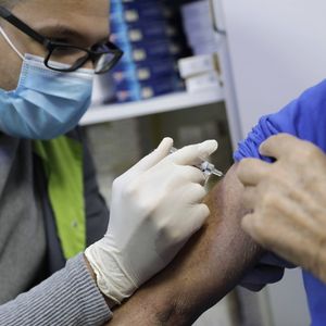 La mairie de Paris se tient prête à vacciner 30 à 40 % de sa population à partir de janvier, voire même en décembre si un vaccin contre le Covid-19 est déjà disponible.