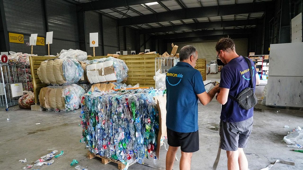 Lemon Tri reçoit ses marchandises à recycler dans un vaste entrepôt de 1.500 mètres.